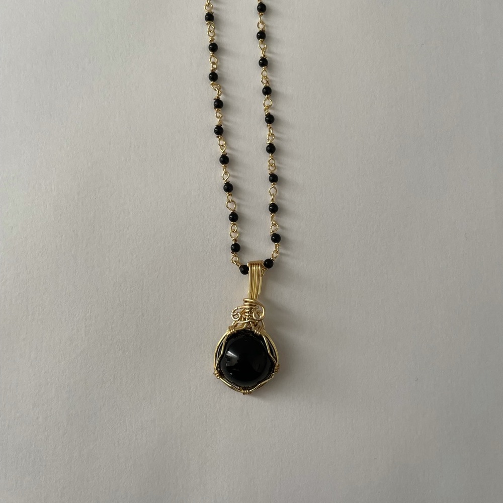 Onyx pendant necklace
